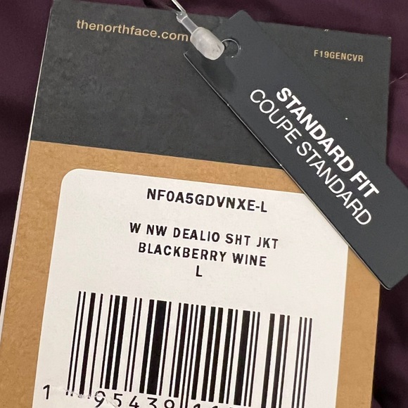 THE NORTH FACE Womens New Dealio 550 Down Short Jacket Blackberry Wine - Picture 11 of 16